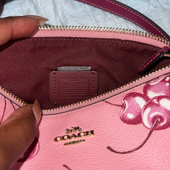 Matching coach set will sale separately - Picture 5 of 8